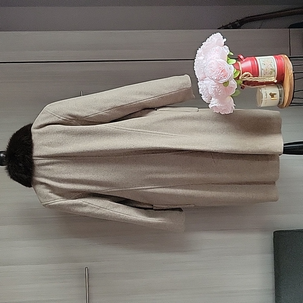 Vintage Lambswool and Cashmere Blend Coat with Fox Fur Collar - Picture 5 of 14